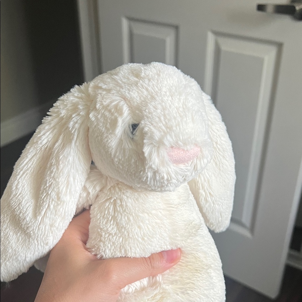 Bashful Cream Jellycat Bunny - Picture 3 of 5